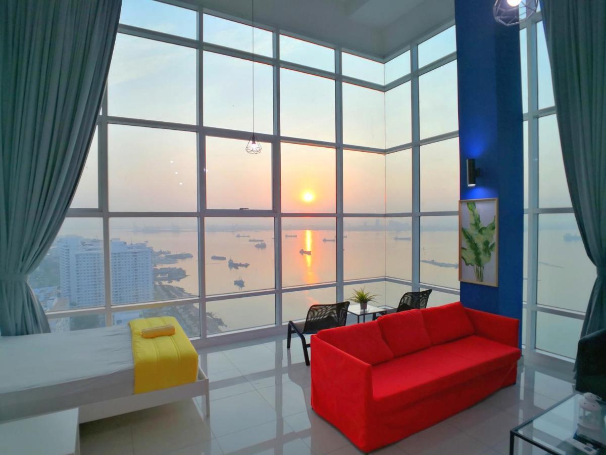 Maritime Suites By Comfy George Town Exteriör bild