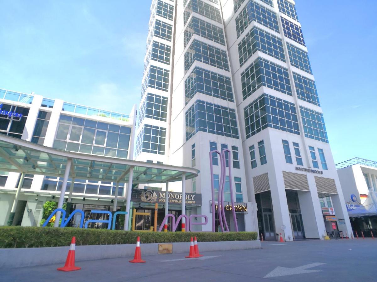 Maritime Suites By Comfy George Town Exteriör bild
