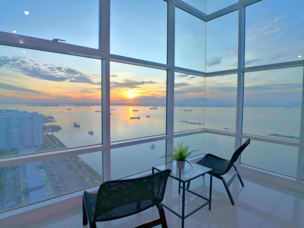 Maritime Suites By Comfy George Town Exteriör bild
